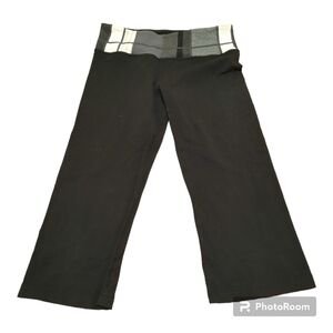 LULULEMON (Size 6) Reversible Black Gray Leggings
